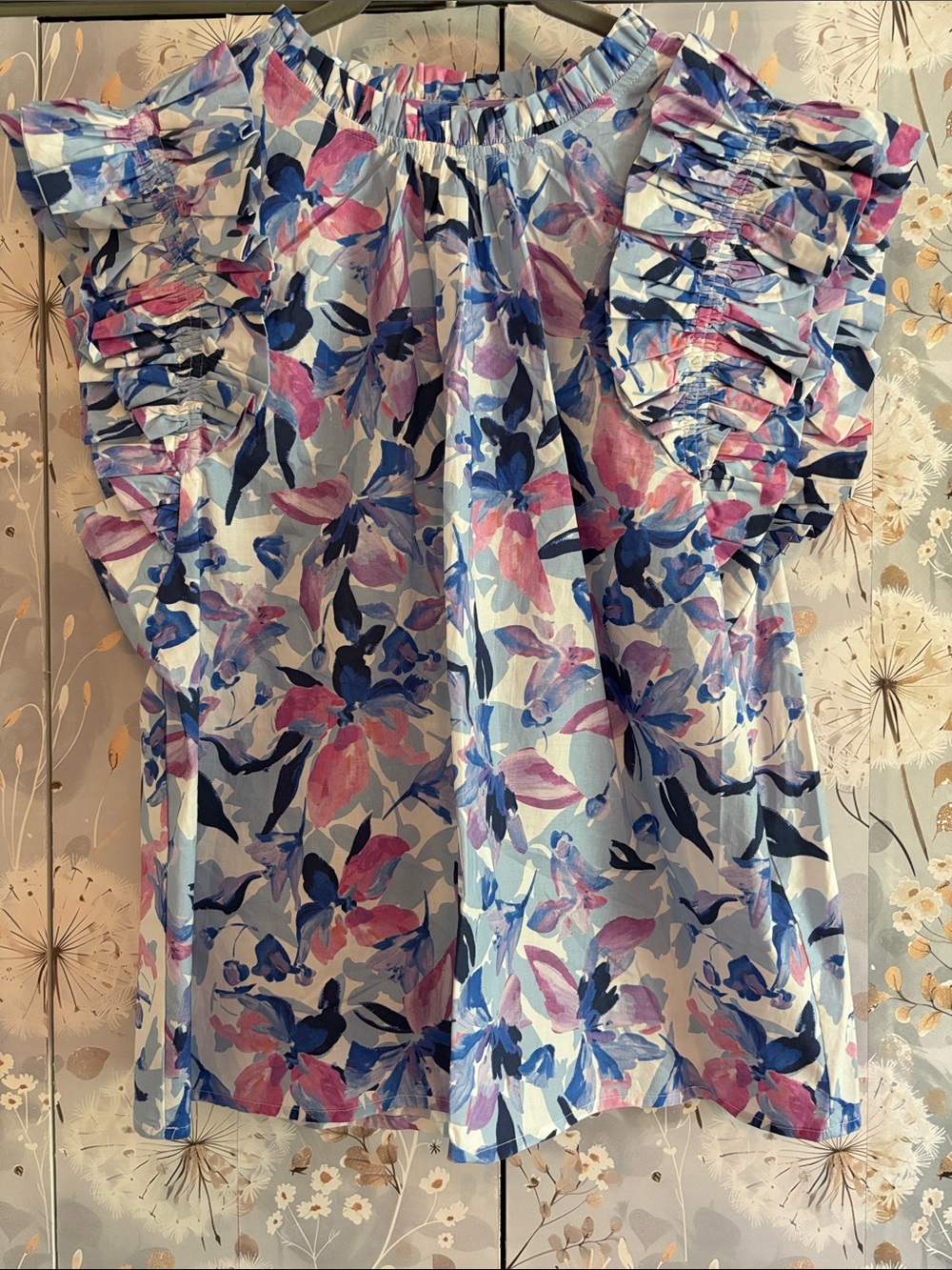 entro Floral Ruffle Sleeve Blouse in Blue, Pink, White